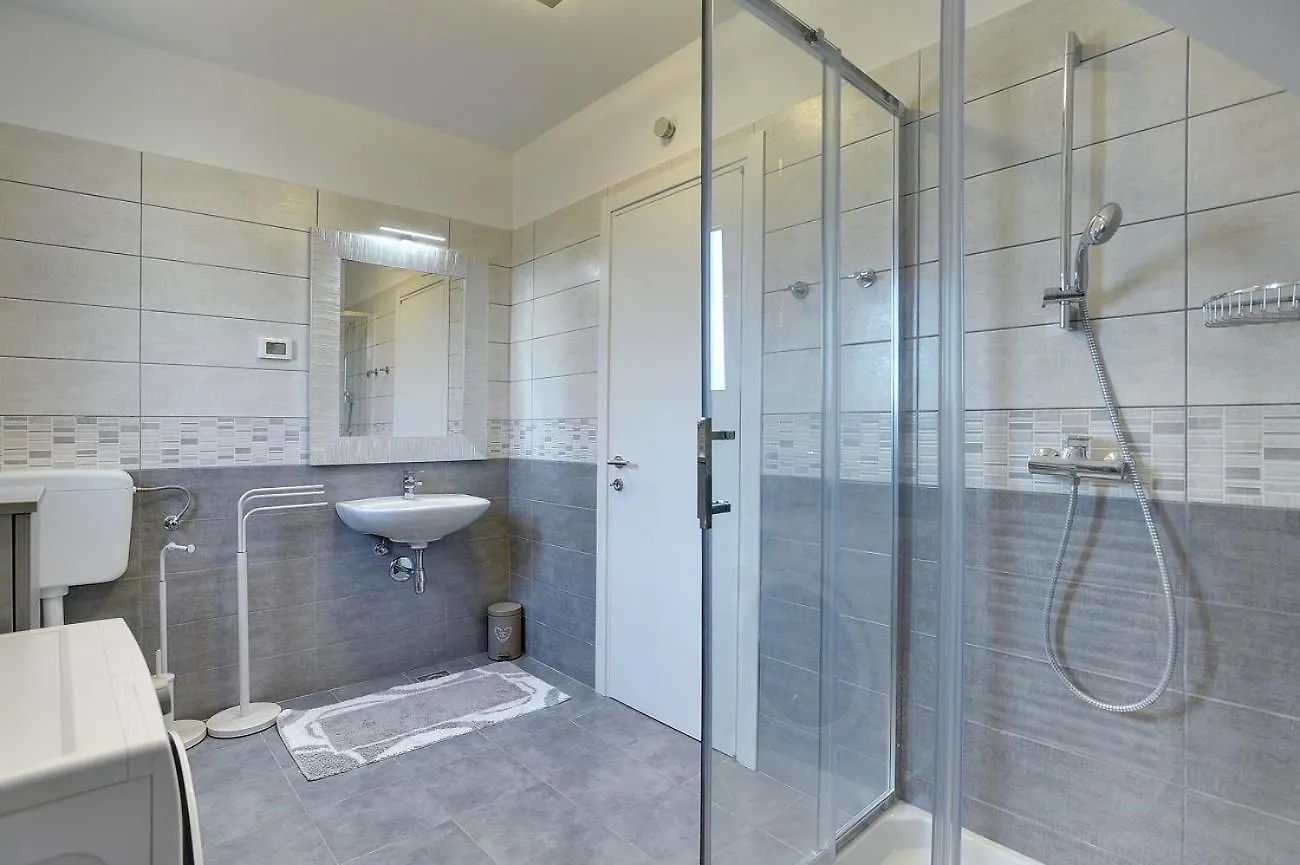 Holiday home Strandnahe Villa Mit Privatem Pool, Wlan, Terrasse, Grill Banjole
