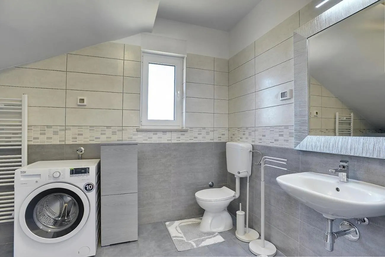 Strandnahe Villa Mit Privatem Pool, Wlan, Terrasse, Grill Banjole
