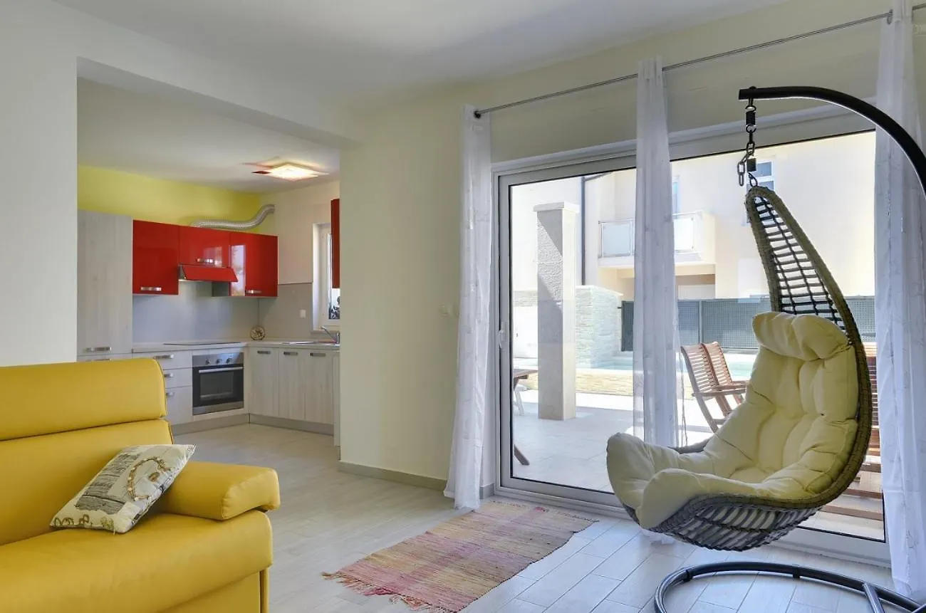 Strandnahe Villa Mit Privatem Pool, Wlan, Terrasse, Grill Banjole Holiday home